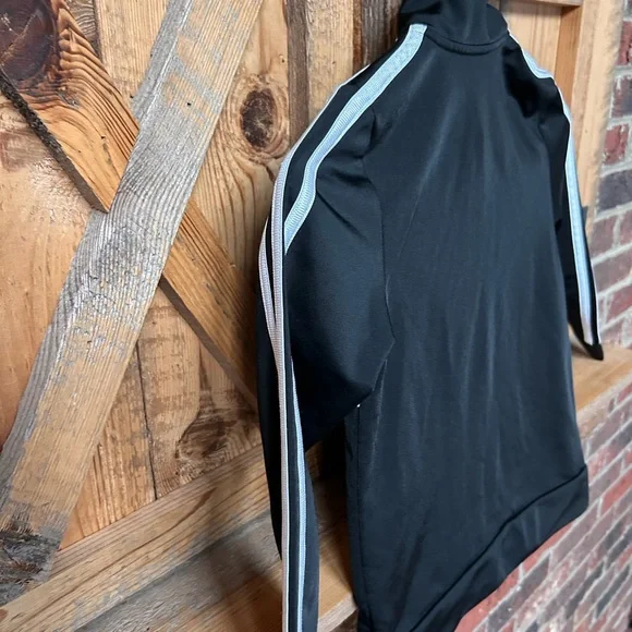 Boys black and white athletic Adidas Jacket. Size 6 NWOT - Picture 4 of 4